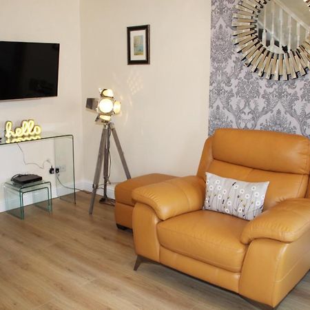 City Centre Town House With Riverside Views And Free Parking 1Bak York Exterior photo