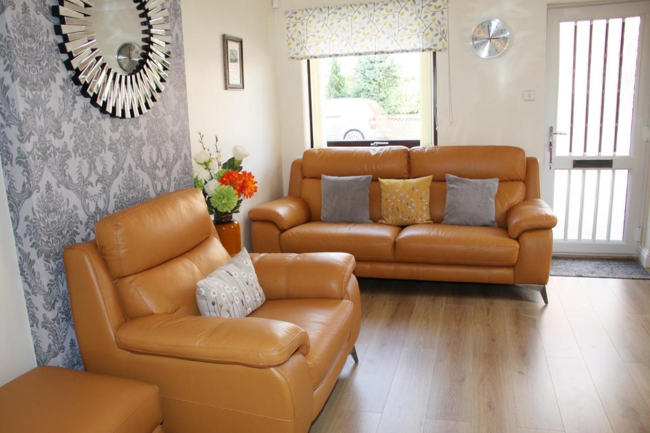 City Centre Town House With Riverside Views And Free Parking 1Bak York Exterior photo