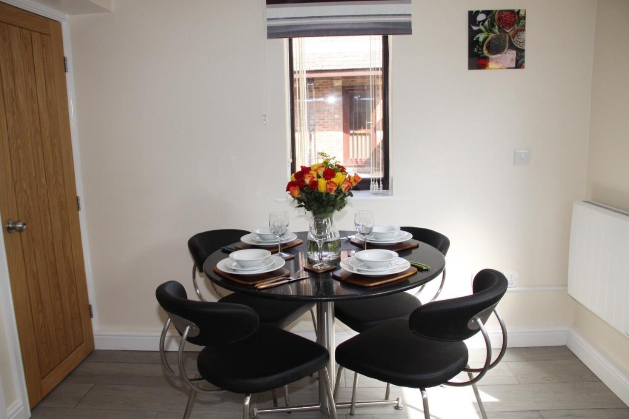 City Centre Town House With Riverside Views And Free Parking 1Bak York Exterior photo